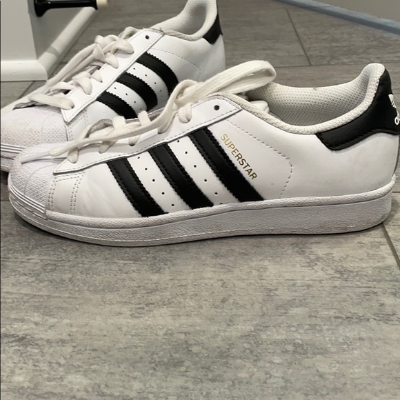 Shoes - Picture 2 of 4